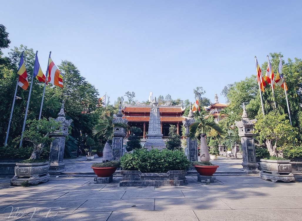 Tổng quan về ngôi chùa Long Sơn